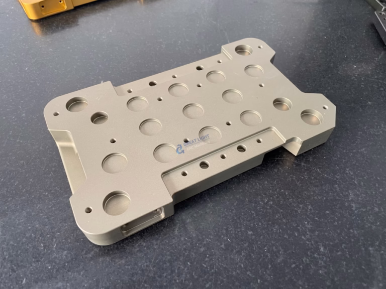 expert custom metal 3d printing maker building a metal part layer by layer