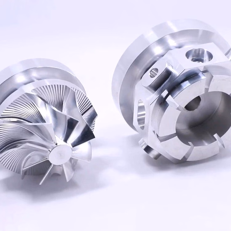 7 essential tips for choosing custom cnc machine builders to maximize precision 